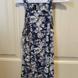 Sleeveless Tank Size Large